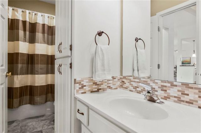 8301 W 157th Street, Overland Park, KS 66223