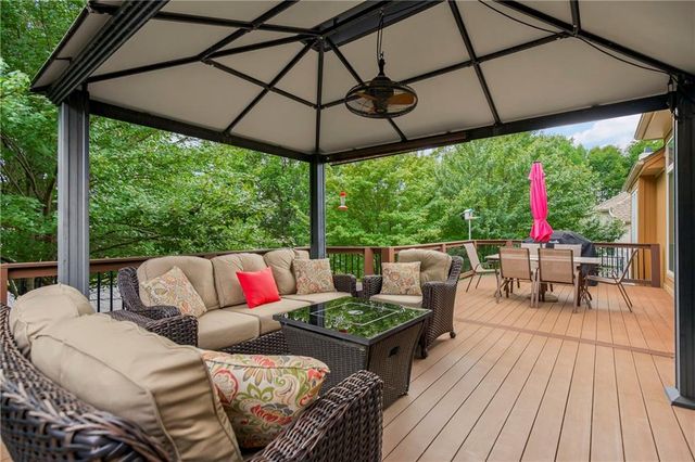 8301 W 157th Street, Overland Park, KS 66223