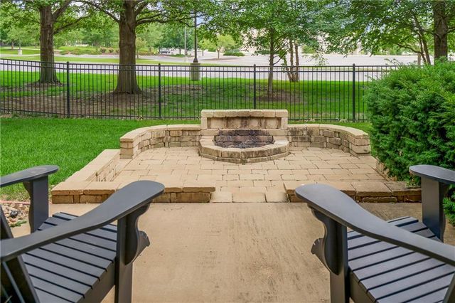 8301 W 157th Street, Overland Park, KS 66223