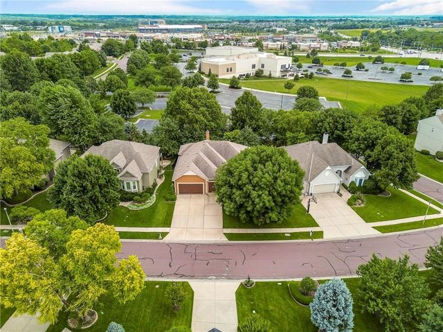 8301 W 157th Street, Overland Park, KS 66223