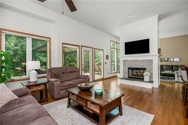 8301 W 157th Street, Overland Park, KS 66223