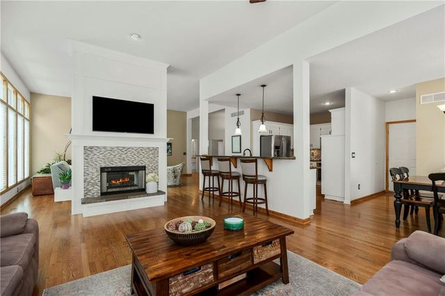 8301 W 157th Street, Overland Park, KS 66223