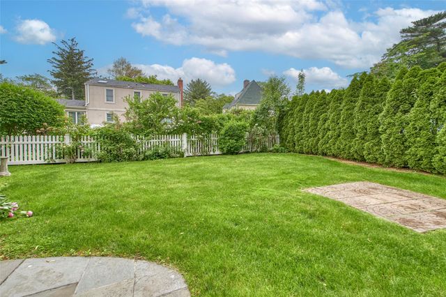 37 Myrtle Boulevard, Larchmont, NY 10538