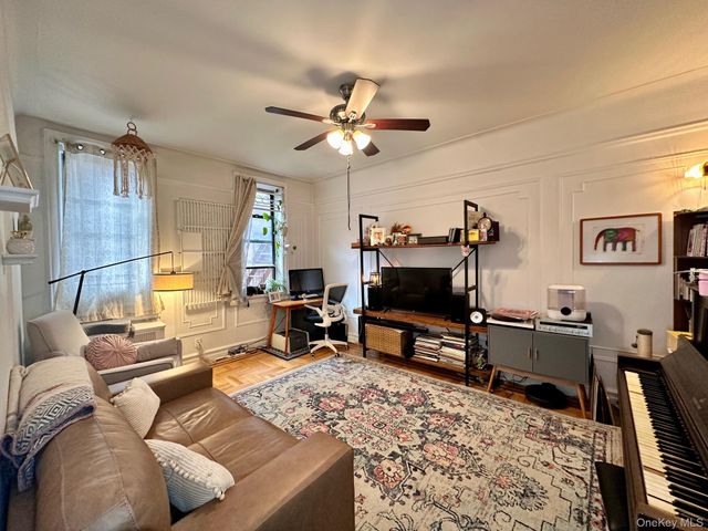 37-20 81st Street 4E, Jackson Heights, NY 11372