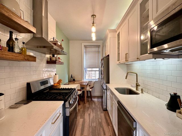 37-20 81st Street 4E, Jackson Heights, NY 11372