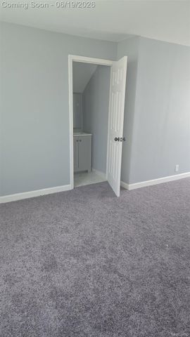 15072 Tracey Street, Detroit, MI 48227