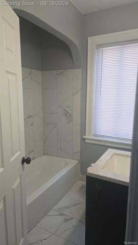 15072 Tracey Street, Detroit, MI 48227