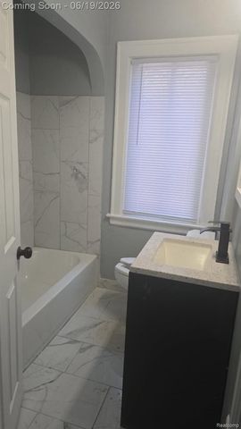 15072 Tracey Street, Detroit, MI 48227
