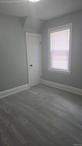 15072 Tracey Street, Detroit, MI 48227