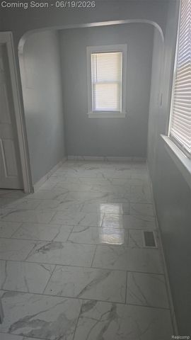 15072 Tracey Street, Detroit, MI 48227