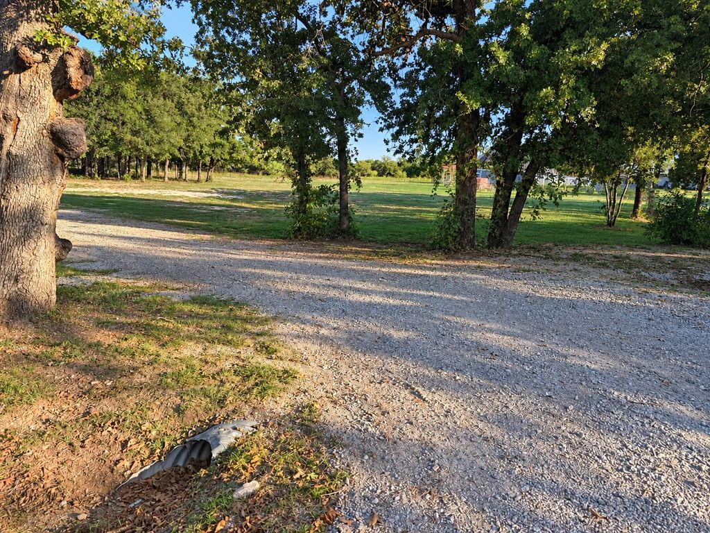 151 Russell Road, Lipan, TX 76462