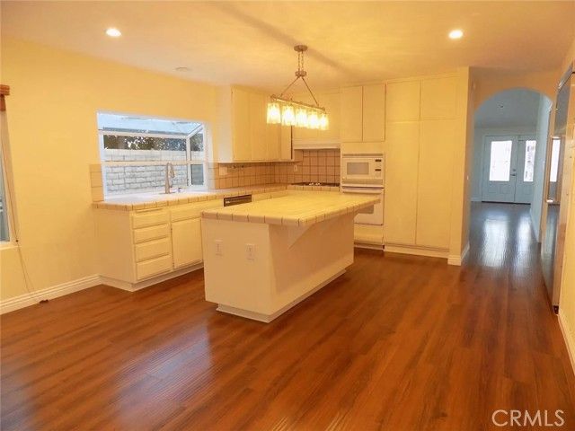 17511 Tuscan Dr, Granada Hills (los Angeles), CA 91344