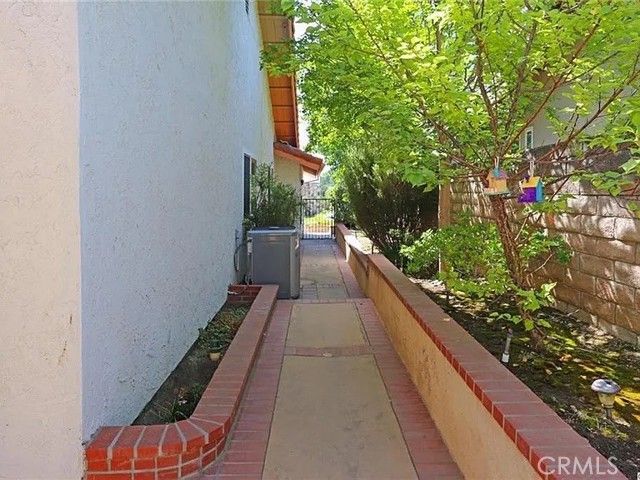 17511 Tuscan Dr, Granada Hills (los Angeles), CA 91344