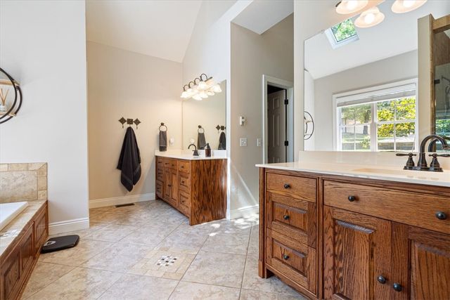 26 Leicester Drive, Bella Vista, AR 72714