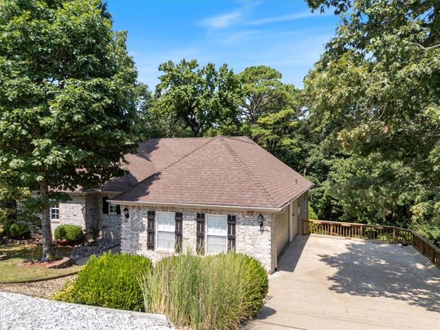 26 Leicester Drive, Bella Vista, AR 72714