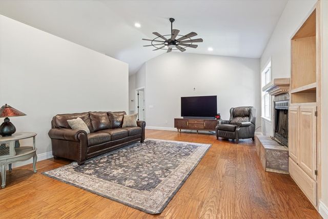 26 Leicester Drive, Bella Vista, AR 72714