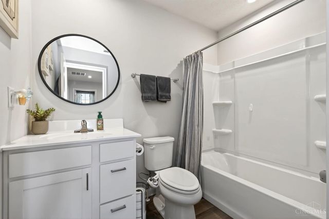 6633 Rivulet Drive, Middletown, OH 45042