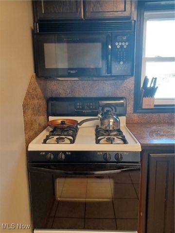 983 Garden Street NW, Warren, OH 44485