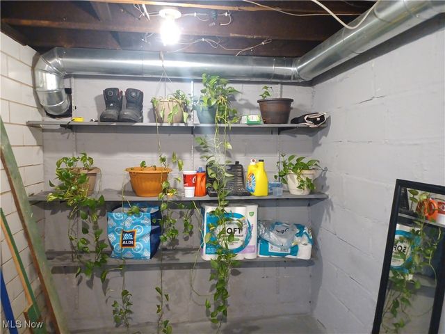 983 Garden Street NW, Warren, OH 44485