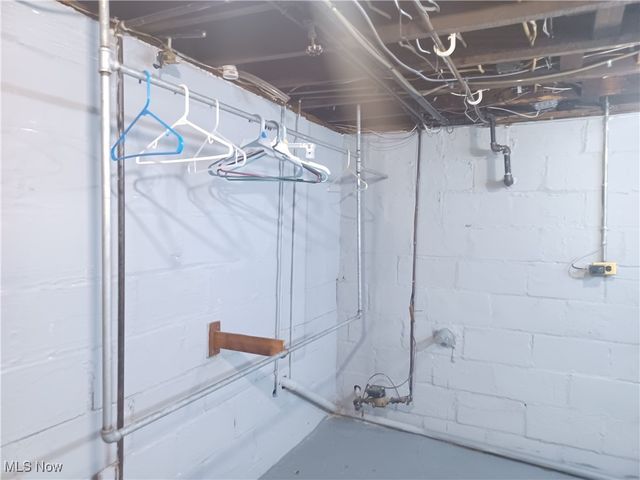 983 Garden Street NW, Warren, OH 44485