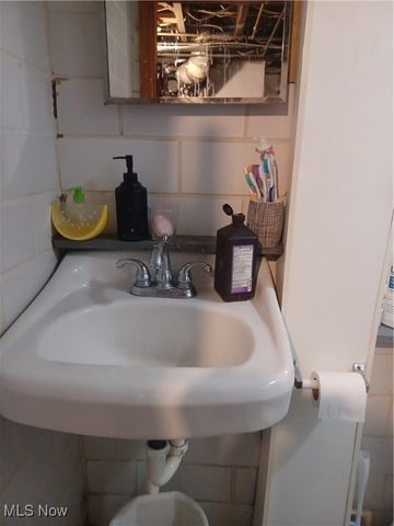 983 Garden Street NW, Warren, OH 44485