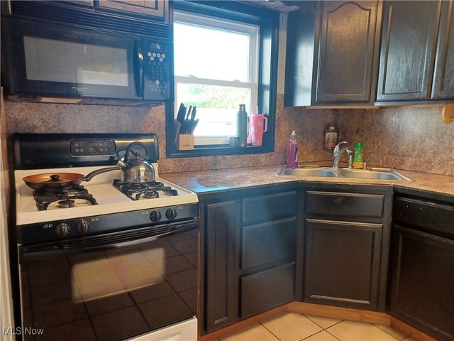 983 Garden Street NW, Warren, OH 44485