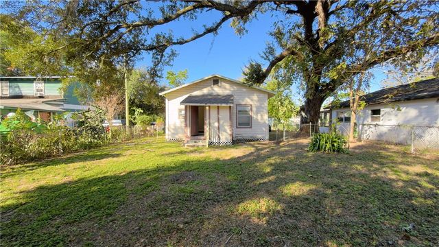 8113 N SEMMES STREET, Tampa, FL 33604