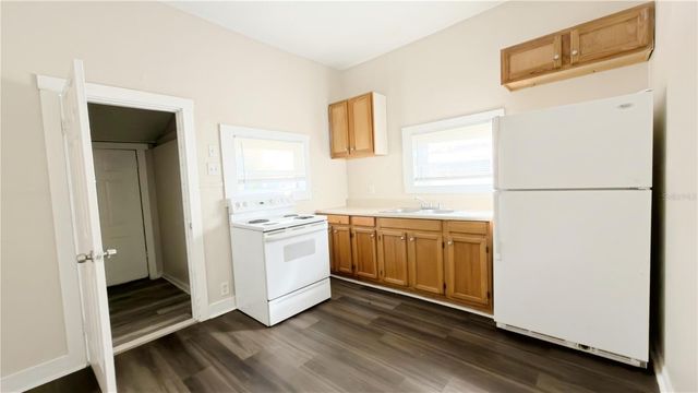 8113 N SEMMES STREET, Tampa, FL 33604