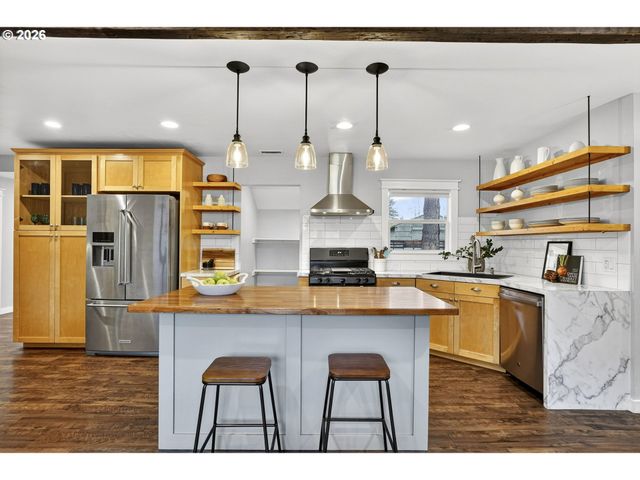 12719 Ne HOLLADAY St, Portland, OR 97230