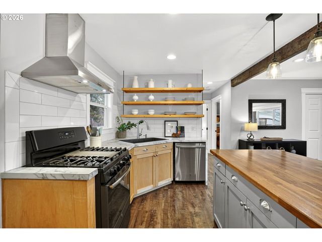 12719 Ne HOLLADAY St, Portland, OR 97230