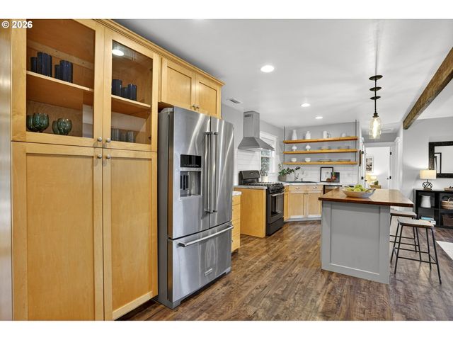 12719 Ne HOLLADAY St, Portland, OR 97230