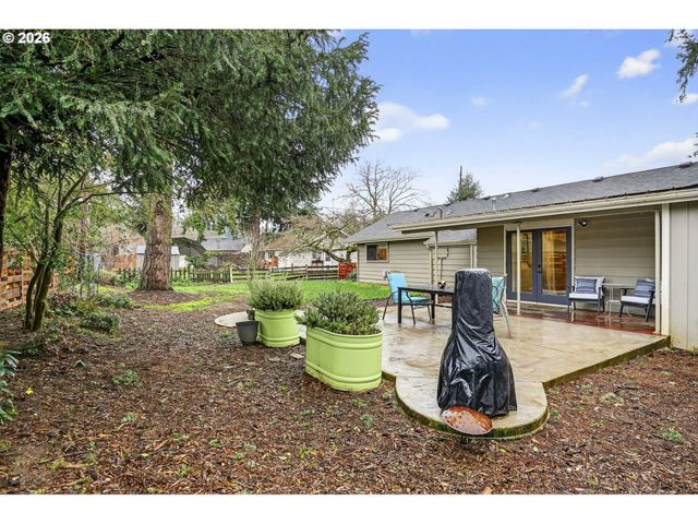 12719 Ne HOLLADAY St, Portland, OR 97230