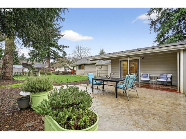 12719 Ne HOLLADAY St, Portland, OR 97230