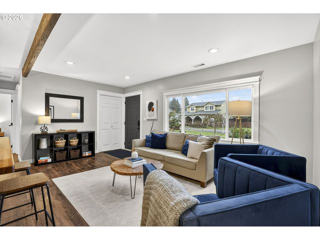 12719 Ne HOLLADAY St, Portland, OR 97230