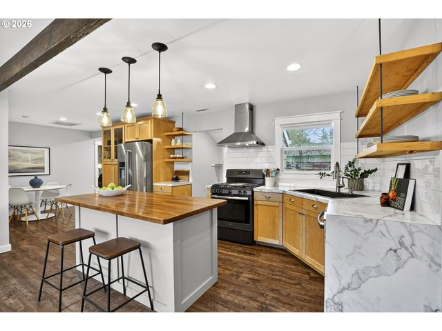 12719 Ne HOLLADAY St, Portland, OR 97230