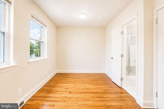 3141 LYNDALE PL SE, Washington, DC 20019