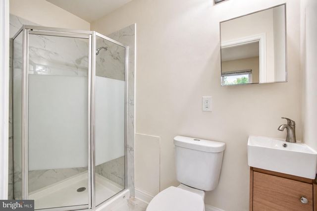 3141 LYNDALE PL SE, Washington, DC 20019