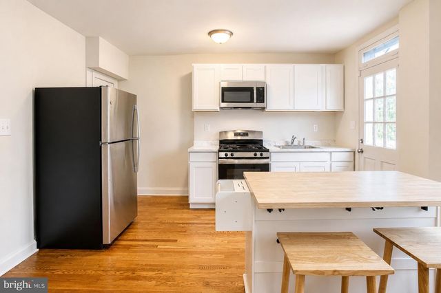 3141 LYNDALE PL SE, Washington, DC 20019