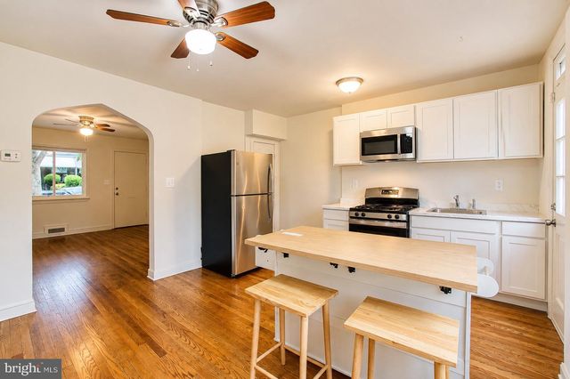 3141 LYNDALE PL SE, Washington, DC 20019