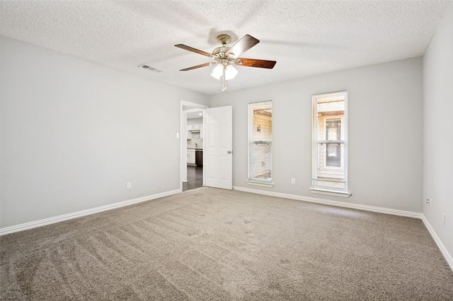 2208 Cedarcrest Drive, Carrollton, TX 75007