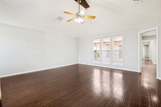 2208 Cedarcrest Drive, Carrollton, TX 75007
