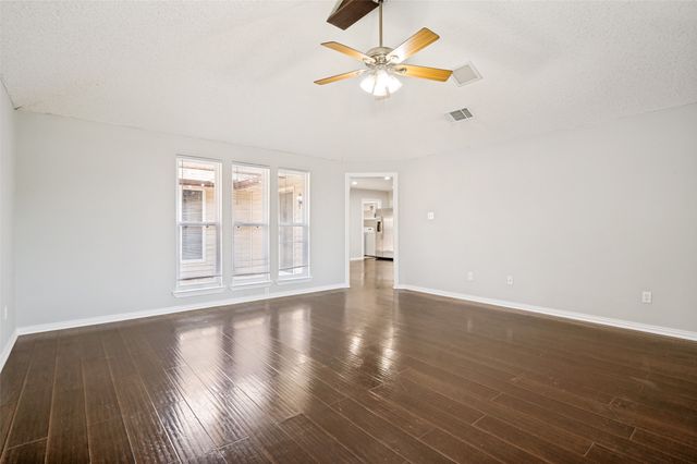 2208 Cedarcrest Drive, Carrollton, TX 75007