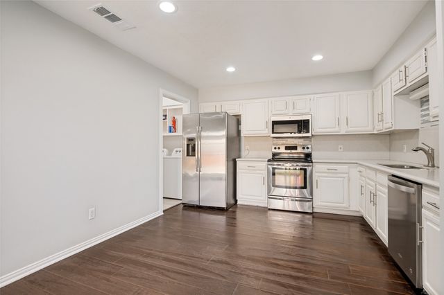 2208 Cedarcrest Drive, Carrollton, TX 75007