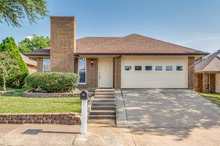 2208 Cedarcrest Drive, Carrollton, TX 75007