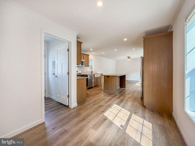 4135 DAVIS DR, Morrisville, PA 19067