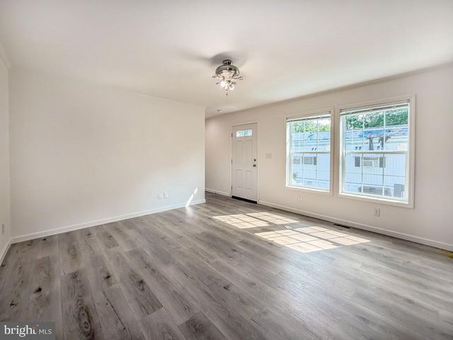 4135 DAVIS DR, Morrisville, PA 19067