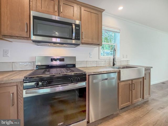 4135 DAVIS DR, Morrisville, PA 19067