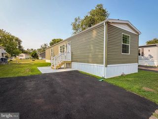 4135 DAVIS DR, Morrisville, PA 19067