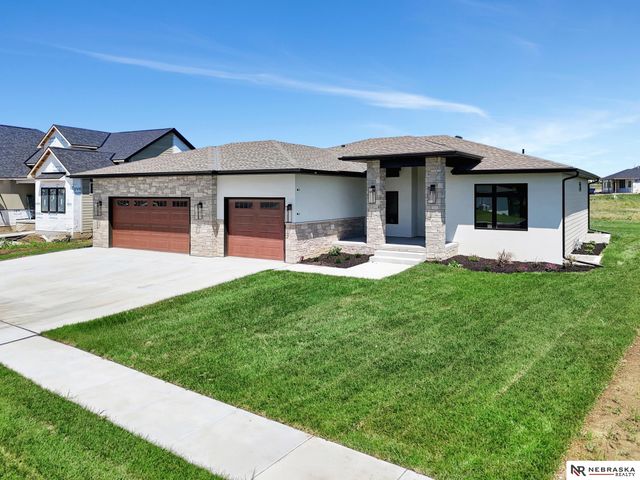 3630 Tree Line Drive, Lincoln, NE 68516