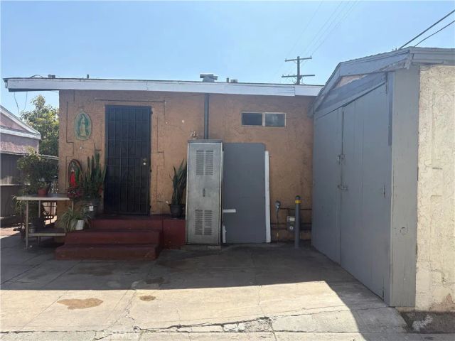 7021 Hood Ave, Huntington Park, CA 90255